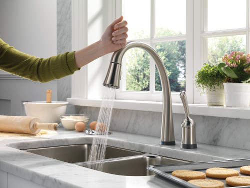 Pilar - Delta - Pilar Touch2O Kitchen Faucet in Stainless - Lifestyle 2