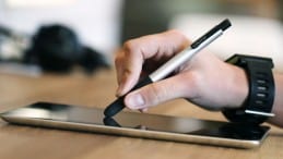 touch_pen_on_ipad
