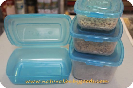 Mr. Lid – The Food Storage Container With An Attached Lid!