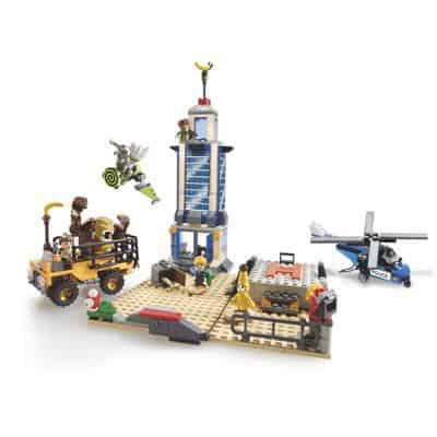 Hasbro Kre-O CityVille Invasion Skyscraper Mayhem Construction Set