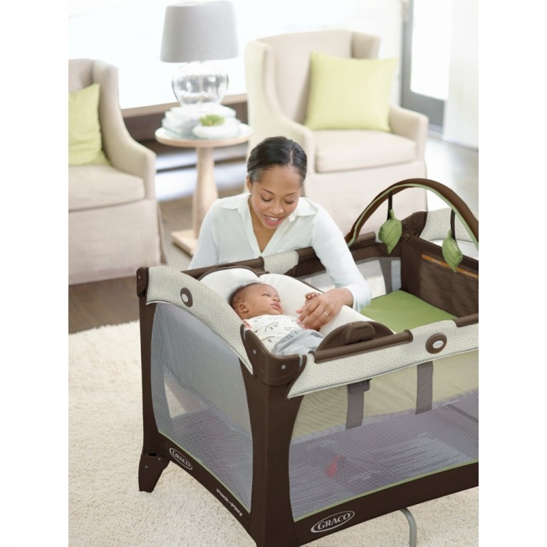 Graco travel crib Natural Mama